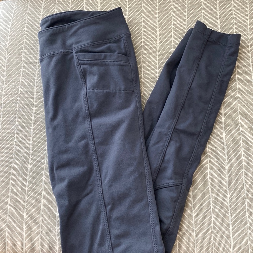 🌸Athleta Gray Metro Leggings Size Small 🌸